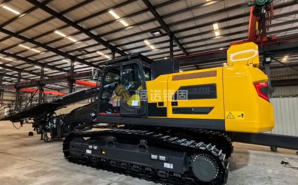 頂錘式高舉鉆機和潛孔式的區(qū)別