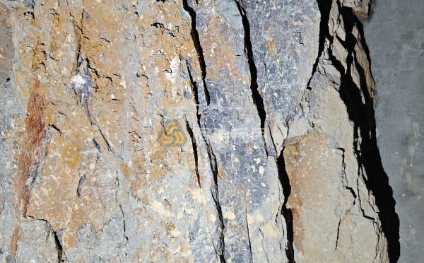 攻克軟巖巷道大變形,揭秘支護(hù)失效與自鉆式錨桿創(chuàng)新方案