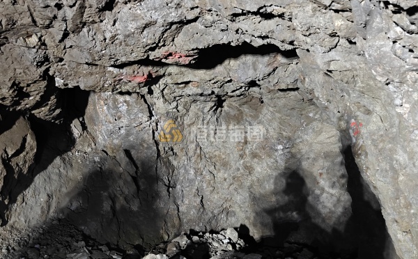 一體化施工顯優(yōu)勢(shì)，自鉆式錨桿賦能礦山高效支護(hù)